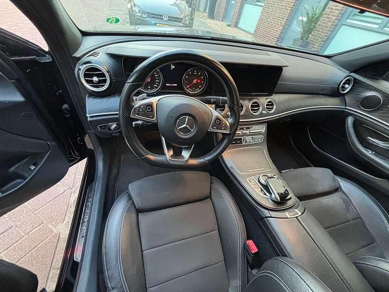 Zwart Gebruikt 2018 Mercedes E350 Sedan | € 36.000 (Iets duurder) - Afbeelding 1/4