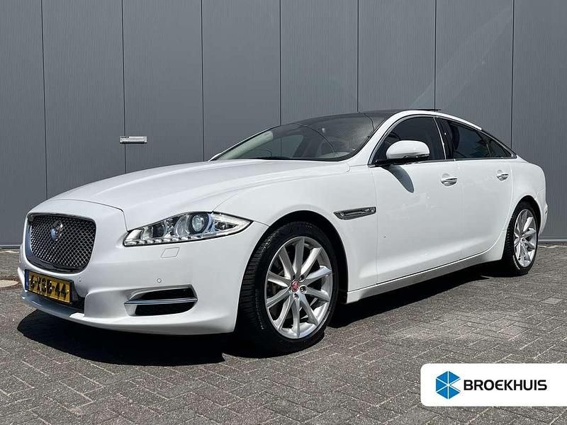 Wit Gebruikt 2014 Jaguar XJ Premium Luxury Sedan | € 24.900 (Iets duurder) - Afbeelding 1/4