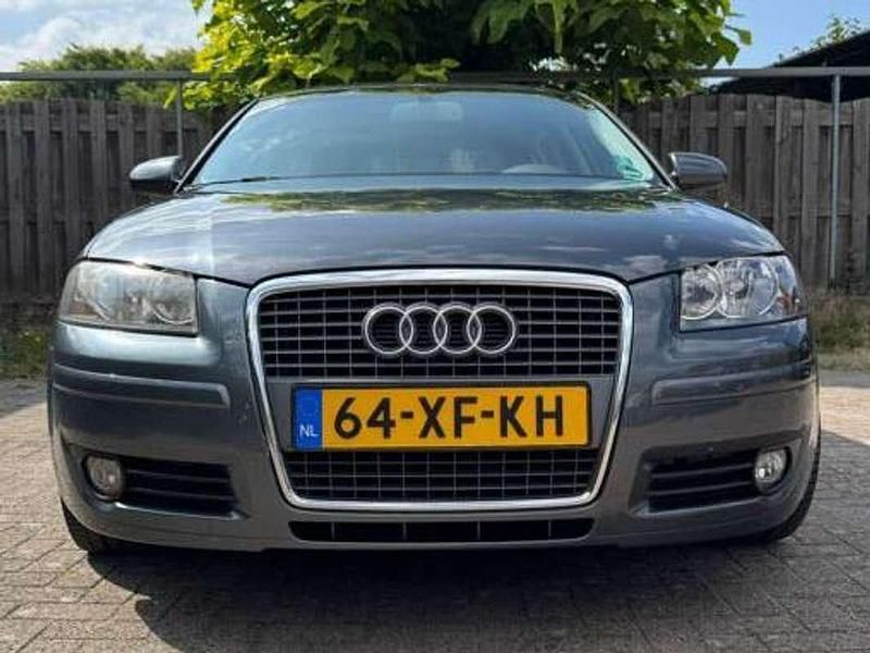 Grijs Gebruikt 2007 Audi A3 Sportback Attraction Hatchback | € 6.800 (Duur) - Afbeelding 1/4