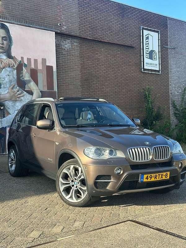 Bruin Gebruikt 2011 BMW X5 SUV | € 17.500 (Eerlijke prijs) - Afbeelding 1/4