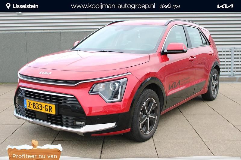 Runway red Occasion 2024 Kia Niro SUV | € 30.748 (Goede deal) - Afbeelding 1/4