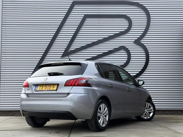 Occasion Peugeot 308 110 PK (80 kW) 2018 Grijs Hatchback