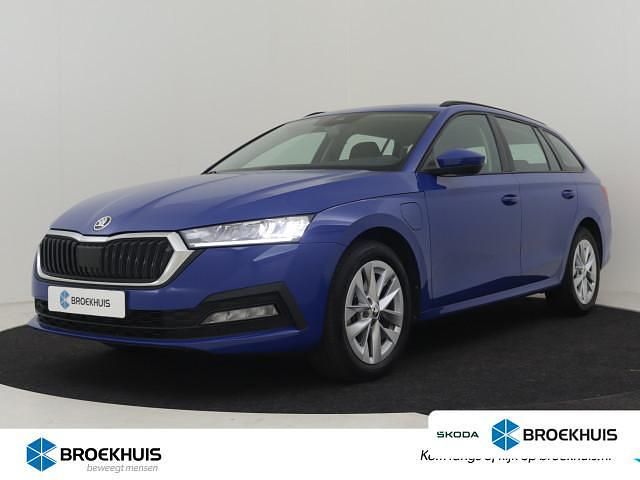 Blauw Gebruikt 2023 Skoda Octavia Business Line Stationwagen | € 26.895 (Goede deal) - Afbeelding 1/4