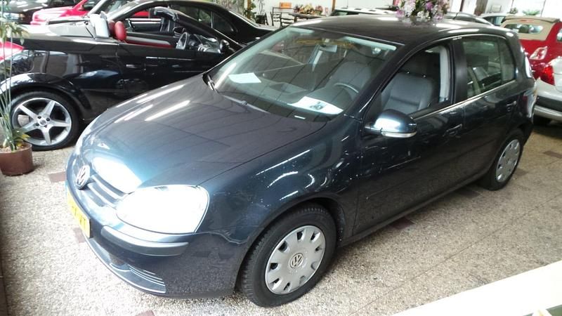 Grijs Gebruikt 2005 VW Golf IV Sportline Hatchback | € 5.950 - Afbeelding 1/4