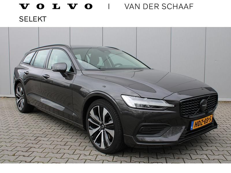 Grijs Occasion 2025 Volvo V60 Stationwagen | € 39.900 (Goede deal) - Afbeelding 1/4