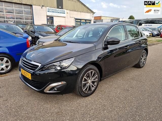 Zwart Gebruikt 2016 Peugeot 308 Allure Hatchback | € 6.500 (Eerlijke prijs) - Afbeelding 1/4