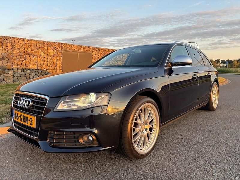 Blauw (metallic) Gebruikt 2008 Audi A4 Proline Stationwagen | € 8.950 - Afbeelding 1/4