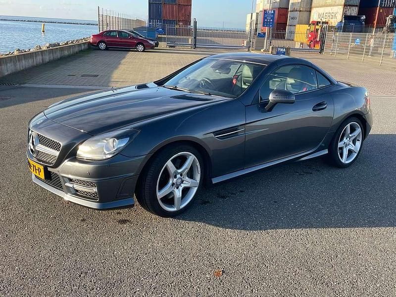 Grijs Gebruikt 2014 Mercedes SLK200 AMG Cabriolet | € 11.500 - Afbeelding 1/4
