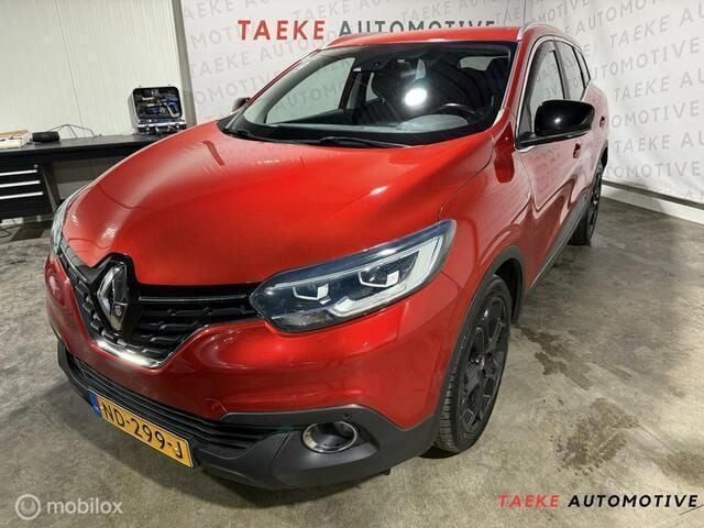 Rood, metallic lak Gebruikt 2017 Renault Kadjar Bose Edition SUV | € 13.400 (Goede deal) - Afbeelding 1/4