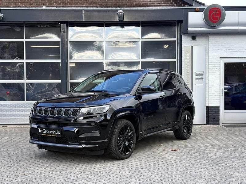 Zwart Gebruikt 2024 Jeep Compass Summit SUV | € 35.790 (Duur) - Afbeelding 1/4