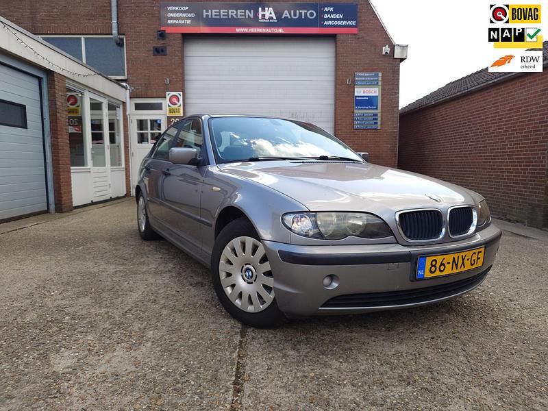 Grijs Gebruikt 2004 BMW 316 Sedan | € 3.950 (Iets duurder) - Afbeelding 1/4