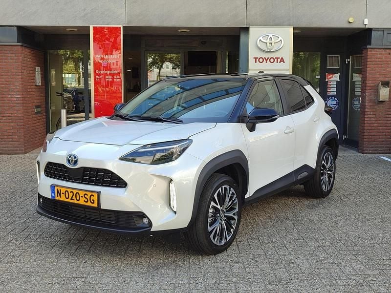 Wit Gebruikt 2021 Toyota Yaris Cross Executive SUV | € 29.339 (Eerlijke prijs) - Afbeelding 1/4