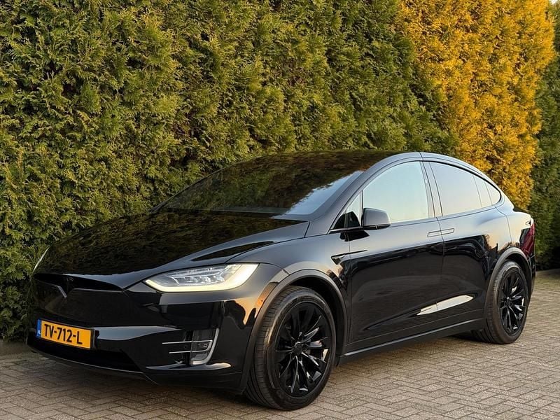 Zwart Occasion 2018 Tesla Model X SUV | € 28.890 (Iets duurder) - Afbeelding 1/4
