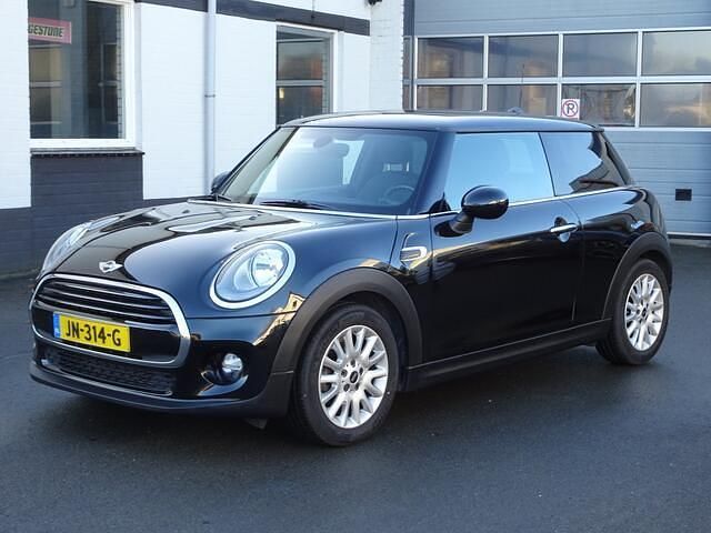 Zwart Gebruikt 2016 Mini Cooper Business Hatchback | € 13.900 (Eerlijke prijs) - Afbeelding 1/4