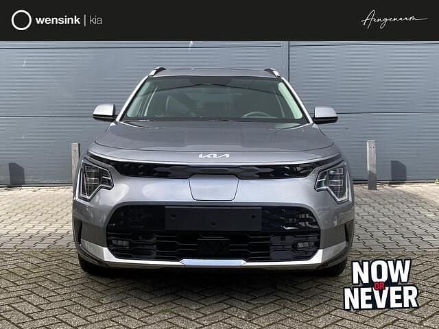 Grijs Gebruikt 2024 Kia e-Niro Plus SUV | € 36.435 (Eerlijke prijs) - Afbeelding 1/4