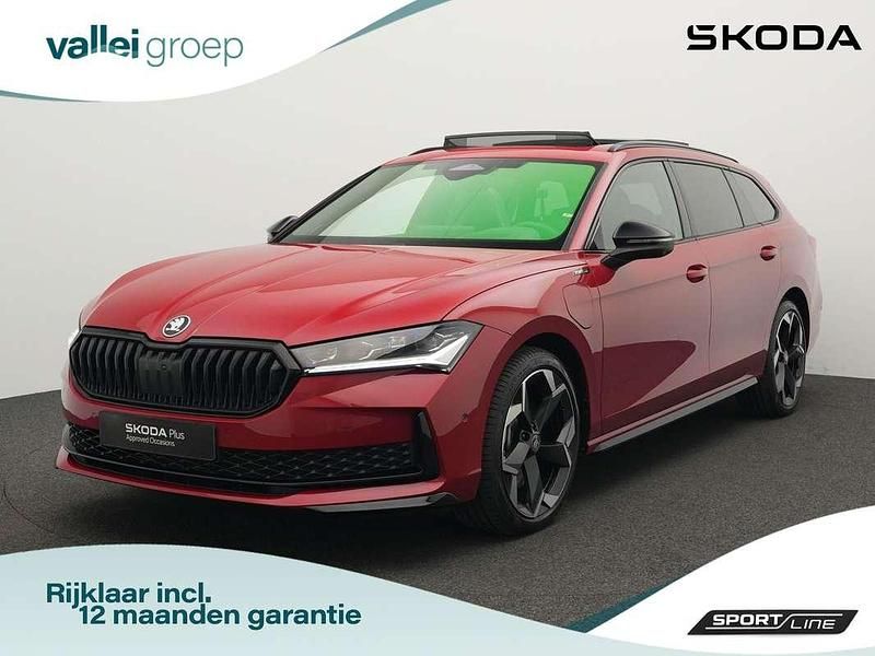 Rood Gebruikt 2025 Skoda Superb Business Line Stationwagen | € 50.900 - Afbeelding 1/4