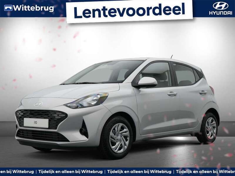 Grijs, metallic lak Nieuw 2024 Hyundai i10 Comfort Hatchback | € 20.425 (Eerlijke prijs) - Afbeelding 1/3