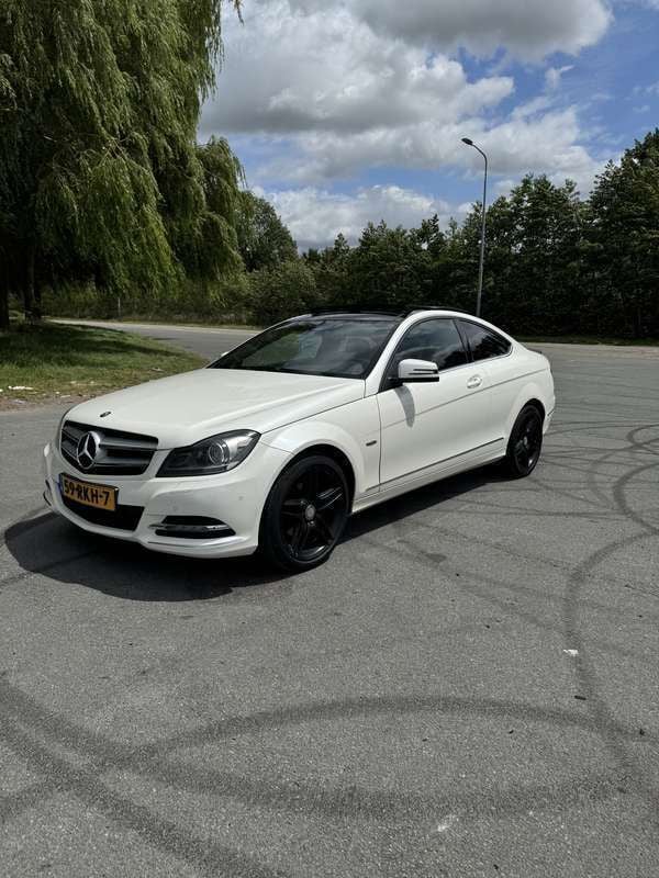Wit Gebruikt 2011 Mercedes C180 Coupé | € 10.950 (Iets duurder) - Afbeelding 1/4