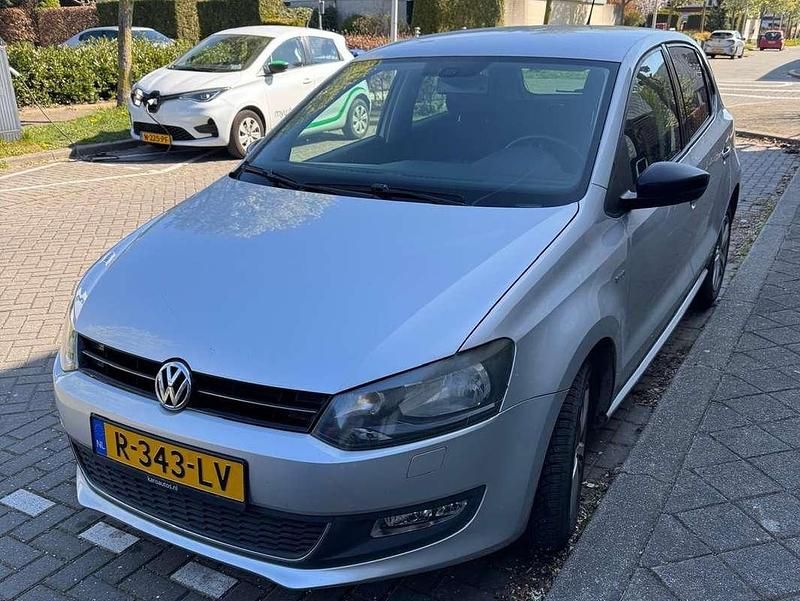 Zilver Gebruikt 2012 VW Polo Comfortline Hatchback | € 4.850 (Goede deal) - Afbeelding 1/4