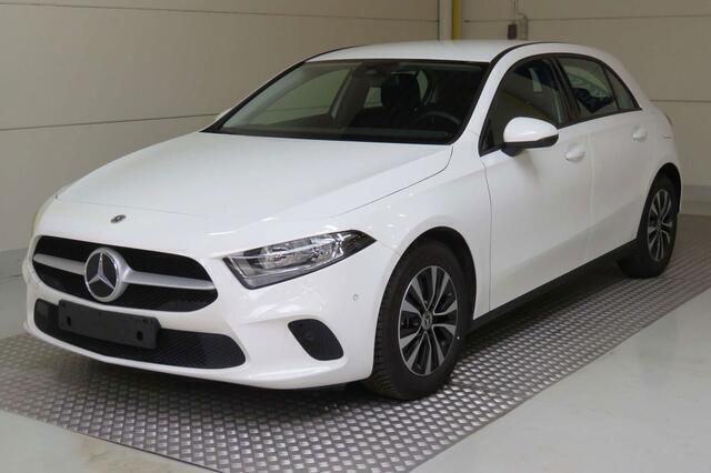 Wit Gebruikt 2020 Mercedes A200 Active Sedan | € 24.990 (Goede deal) - Afbeelding 1/4
