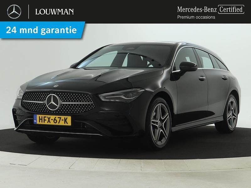 Zwart Gebruikt 2024 Mercedes CLA250e Shooting Brake AMG Stationwagen | € 38.995 (Eerlijke prijs) - Afbeelding 1/3