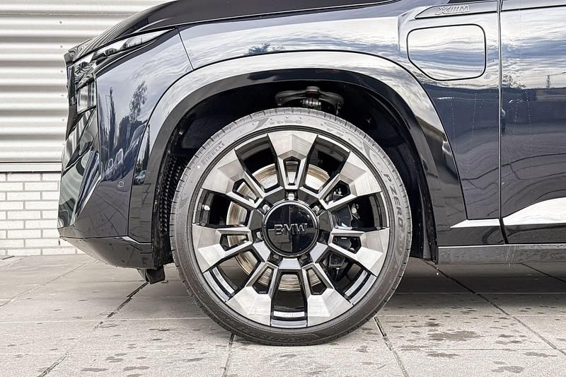 Occasion BMW XM Comfort Edition 476 PK (350 kW) 2025 M carbonschwarz metallic (416) (zwart metallic) SUV