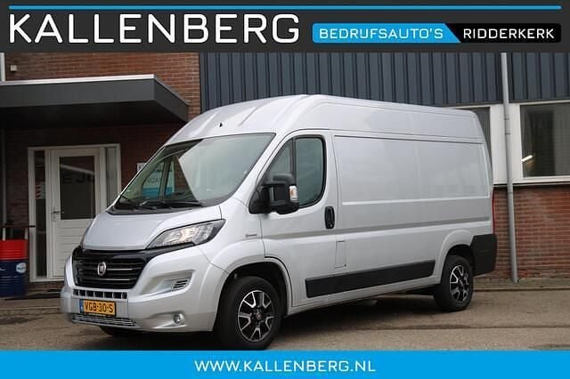 Grijs Gebruikt 2020 Fiat Ducato Van | € 12.900 (Goede deal) - Afbeelding 1/4
