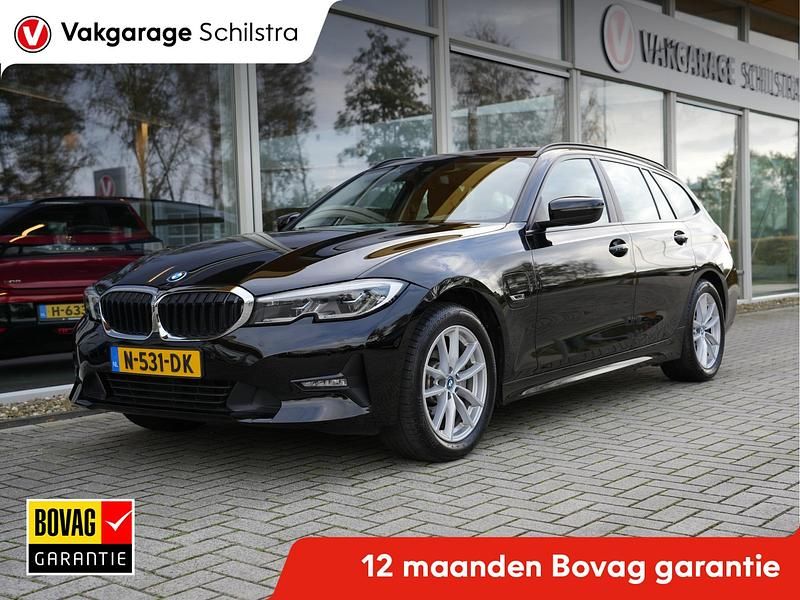 Zwart Gebruikt 2021 BMW 320 Stationwagen | € 28.950 (Goede deal) - Afbeelding 1/4