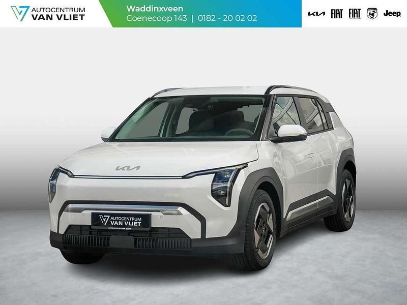 Snow white pearl Nieuw 2025 Kia EV3 4 SUV | € 40.990 - Afbeelding 1/4