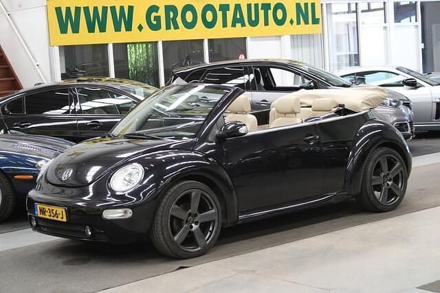 Zwart Gebruikt 2004 VW Beetle Highline Cabriolet | € 3.444 (Eerlijke prijs) - Afbeelding 1/4