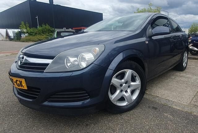 Grijs Gebruikt 2006 Opel Astra Edition Hatchback | € 2.000 (Goede deal) - Afbeelding 1/4