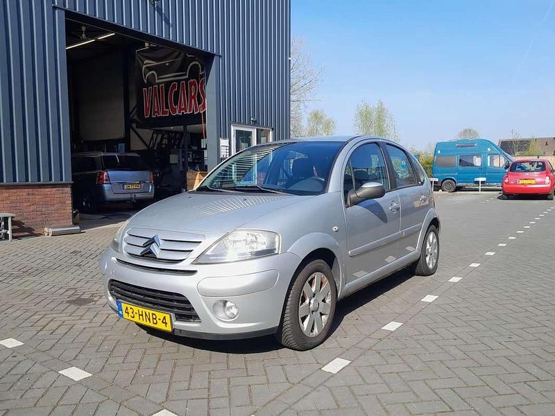 Zilver Gebruikt 2009 Citroën C3 Exclusive Hatchback | € 2.150 (Eerlijke prijs) - Afbeelding 1/4