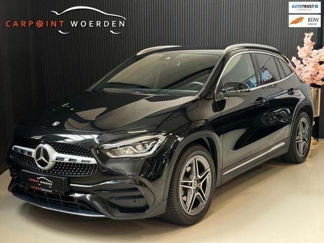 Zwart Gebruikt 2022 Mercedes GLA180 AMG SUV | € 36.990 (Super prijs) - Afbeelding 1/4