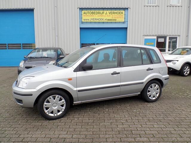 Grijs (metallic) Gebruikt 2004 Ford Fusion Trend MPV | € 1.245 (Goede deal) - Afbeelding 1/4