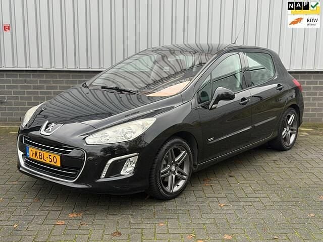 Zwart Occasion 2013 Peugeot 308 Sportium Hatchback | € 5.249 (Goede deal) - Afbeelding 1/4