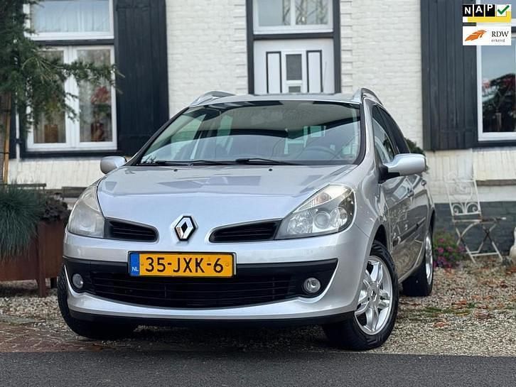 Occasion 2009 Renault Clio II Dynamique Stationwagen | € 2.650 (Eerlijke prijs) - Afbeelding 1/4