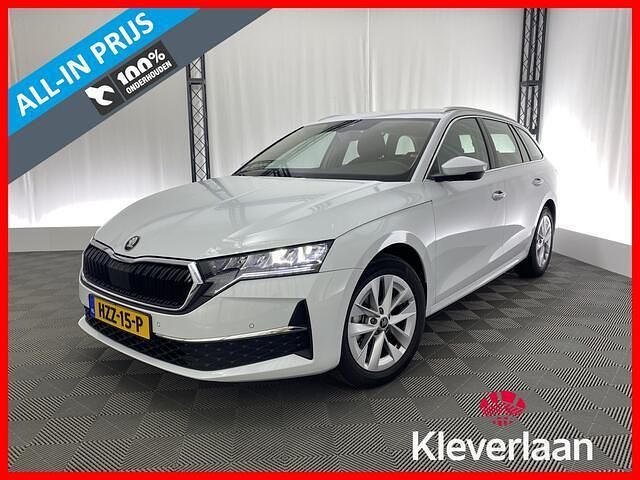 Wit Gebruikt 2025 Skoda Octavia Business Line Stationwagen | € 37.695 (Duur) - Afbeelding 1/4