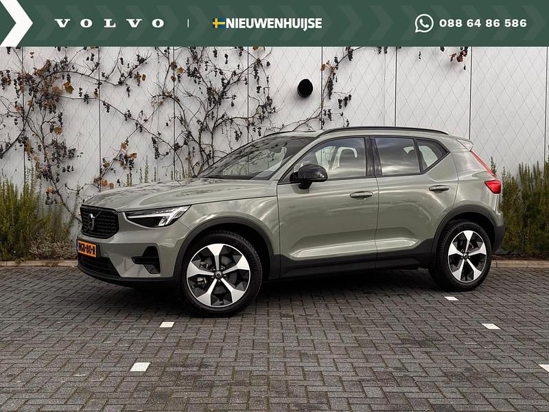 Groen Gebruikt 2025 Volvo XC40 Plus SUV | € 45.694 (Iets duurder) - Afbeelding 1/4