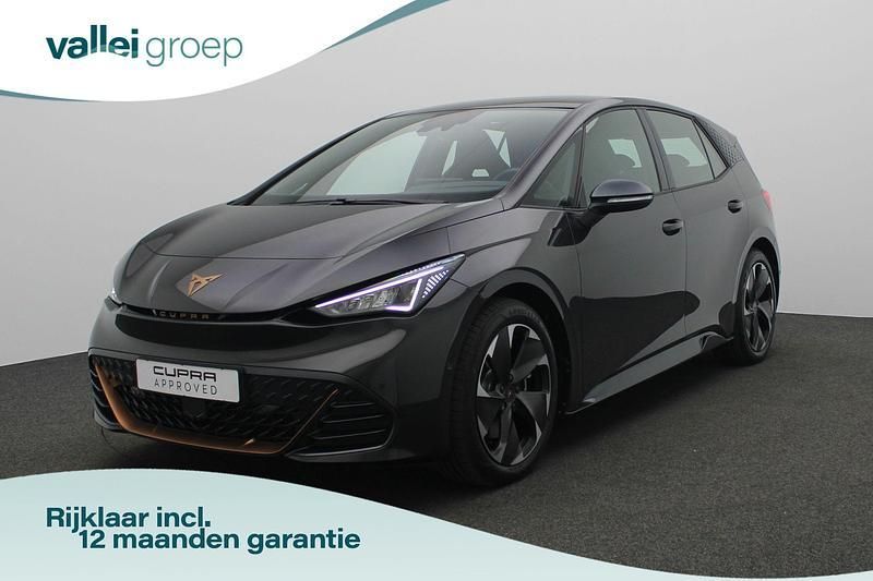 Grijs Gebruikt 2024 Cupra Born Hatchback | € 32.900 (Eerlijke prijs) - Afbeelding 1/4
