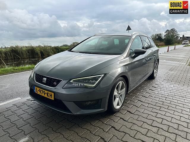 Grijs Gebruikt 2015 Seat Leon ST FR Stationwagen | € 10.950 (Goede deal) - Afbeelding 1/3