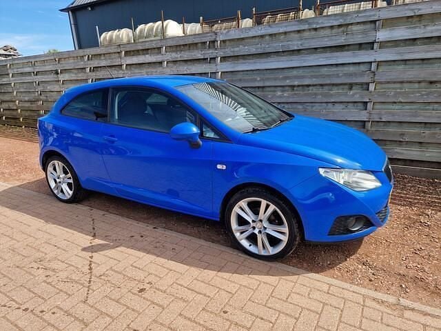 Blauw, metallic lak Gebruikt 2009 Seat Ibiza SC Sport Hatchback | € 4.450 (Iets duurder) - Afbeelding 1/4