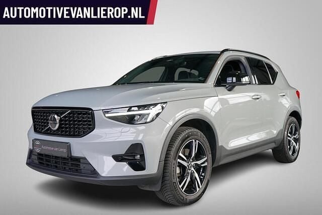 Grijs Gebruikt 2023 Volvo XC40 Plus SUV | € 37.995 (Super prijs) - Afbeelding 1/3