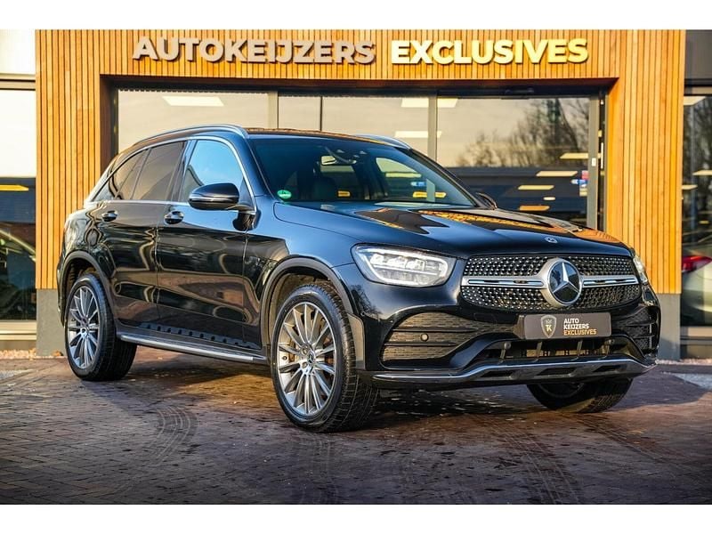 Zwart Gebruikt 2020 Mercedes GLC300 Business SUV | € 41.900 (Iets duurder) - Afbeelding 1/4