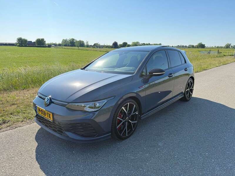 Grijs Gebruikt 2021 VW Golf VIII GTI Hatchback | € 35.450 (Eerlijke prijs) - Afbeelding 1/4