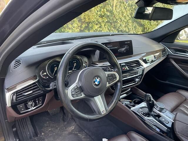 Occasion BMW 540 Executive 341 PK (250 kW) 2017 Grijs (metallic) Stationwagen