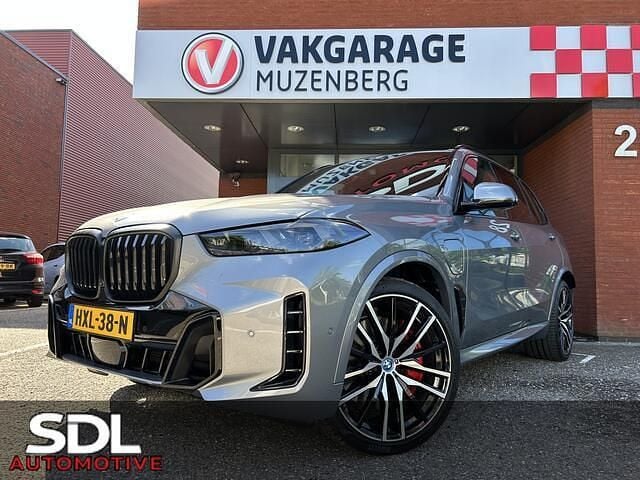 Grijs Occasion 2024 BMW X5 Comfort Edition SUV | € 93.945 (Iets duurder) - Afbeelding 1/4
