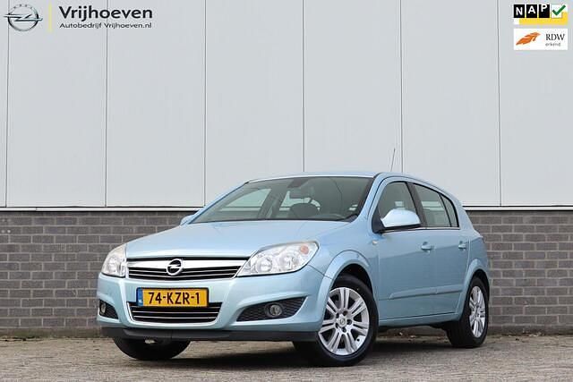 Blauw (metallic) Gebruikt 2010 Opel Astra Cosmo Hatchback | € 3.150 (Goede deal) - Afbeelding 1/4
