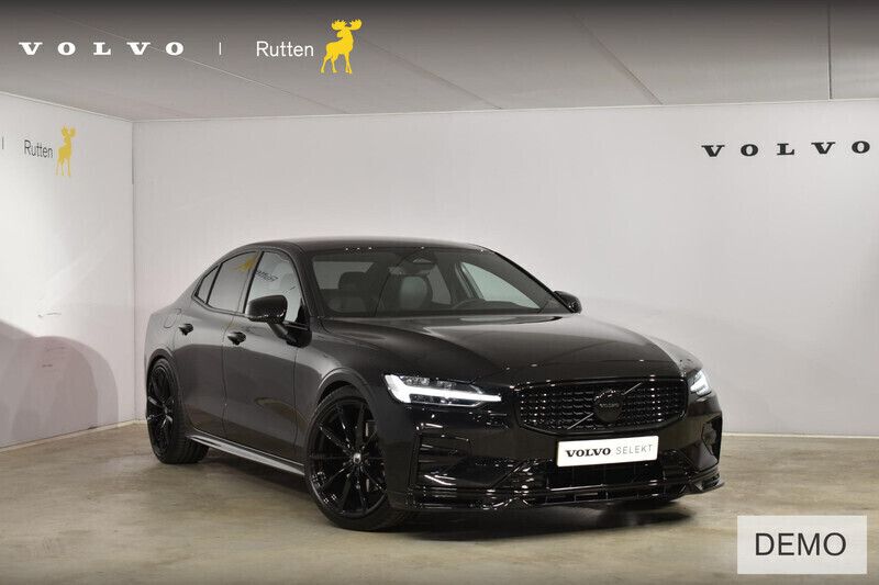 Zwart Gebruikt 2024 Volvo S60 Plus Sedan | € 39.840 (Eerlijke prijs) - Afbeelding 1/4