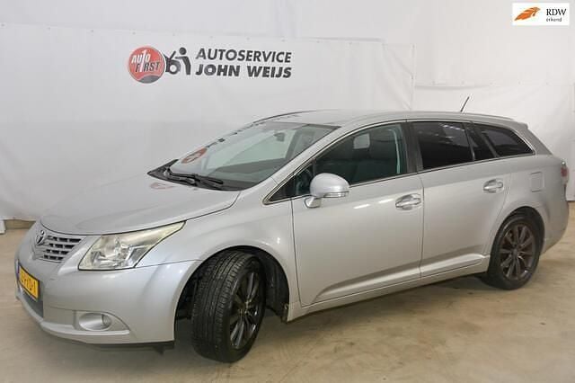 Grijs Occasion 2009 Toyota Avensis Comfort Stationwagen | € 4.950 (Goede deal) - Afbeelding 1/4
