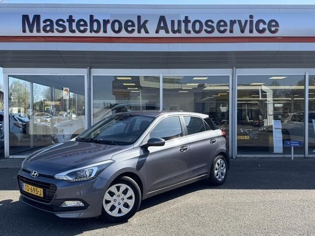 Grijs Gebruikt 2018 Hyundai i20 Comfort Hatchback | € 11.950 (Eerlijke prijs) - Afbeelding 1/4